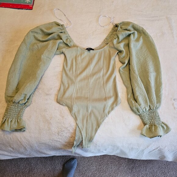 Lulu's light green bodysuit - Picture 8 of 8